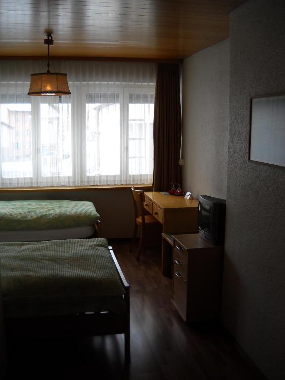 Hotel Restaurant Moleson Flamatt Room photo